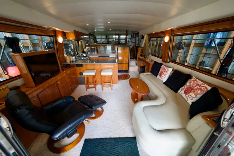 Nautilus Yacht Photos Pics Luxurious interior of a 2008 Navigator 5100 yacht with elegant seating and modern amenities.