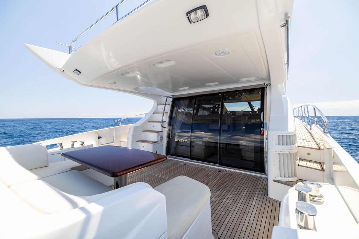 2015 Azimut 64 