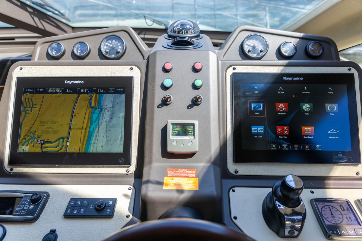 2015 Azimut 64 
