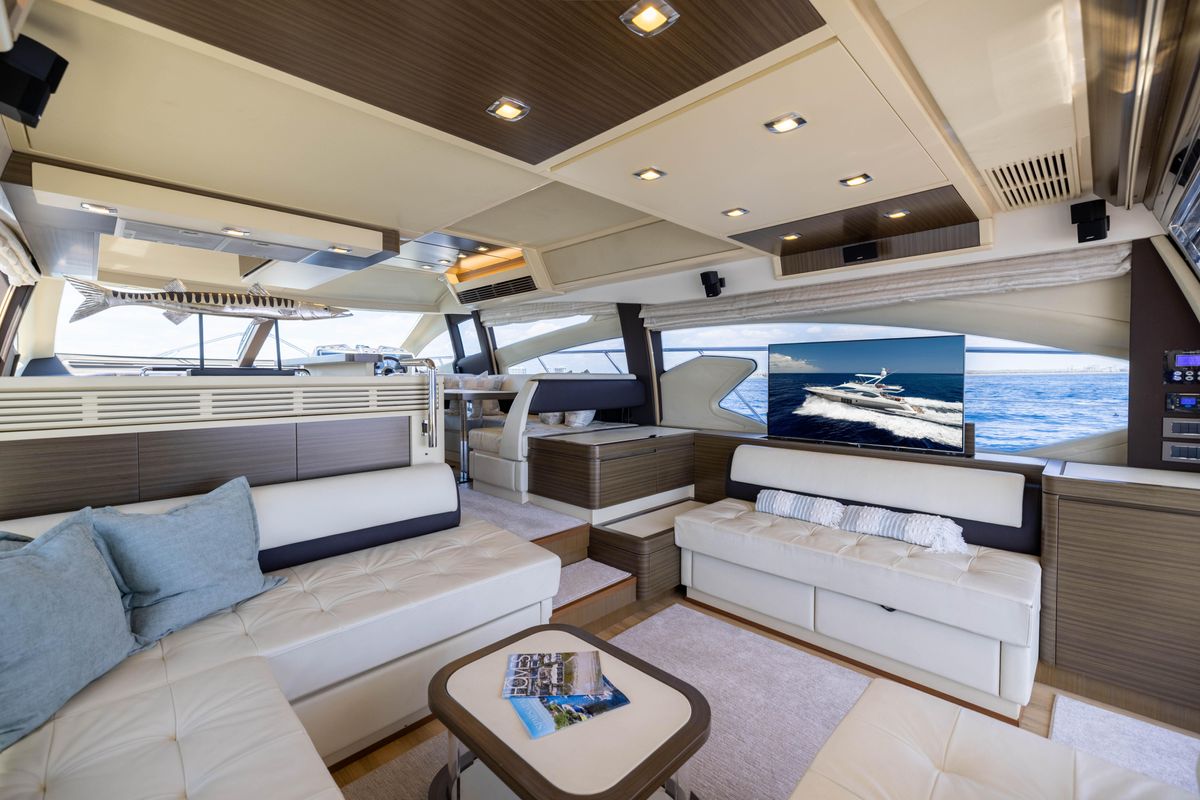 2015 Azimut 64 