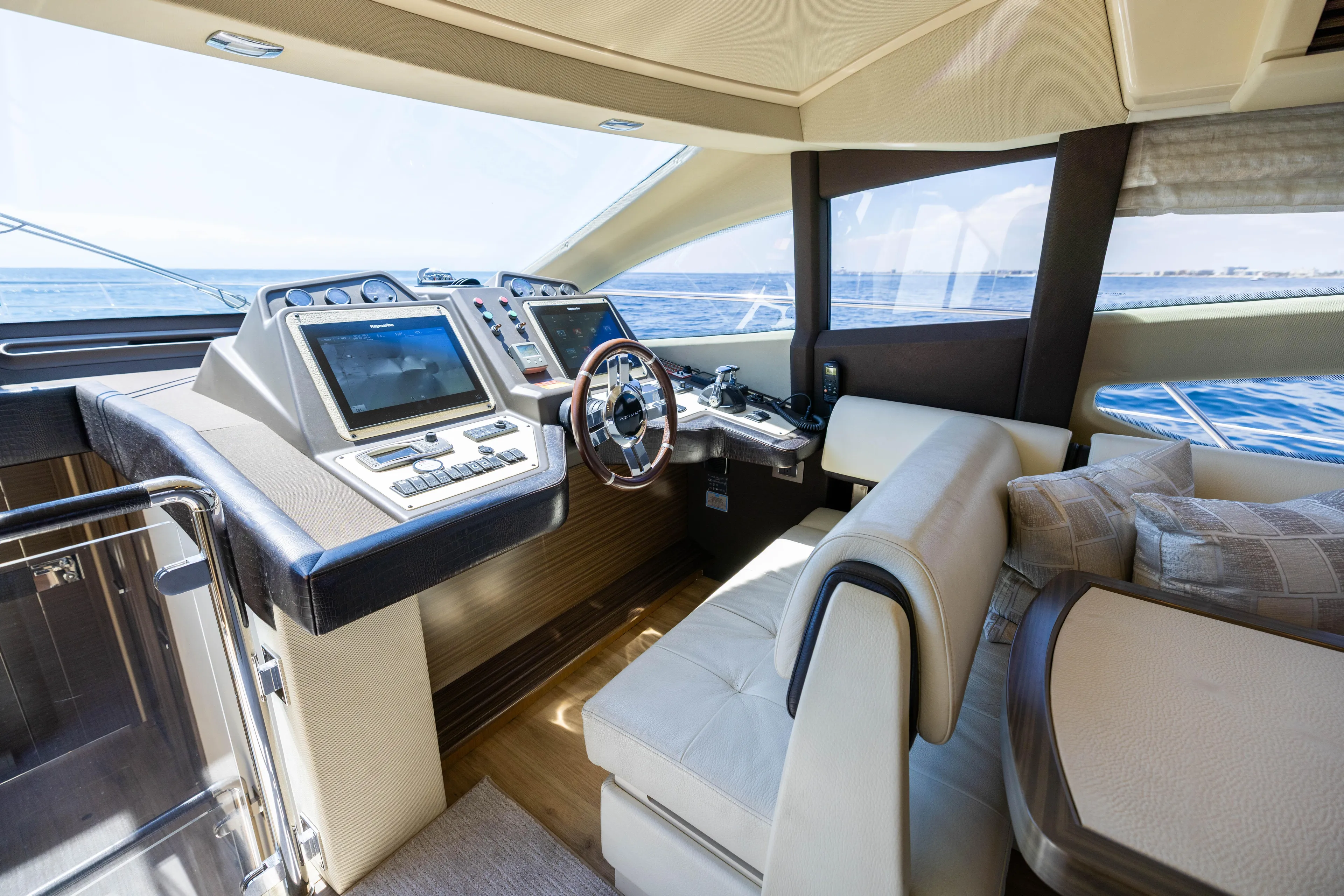 A/sea Yacht Photos Pics Azimut 64 A/Sea - Interior Helm