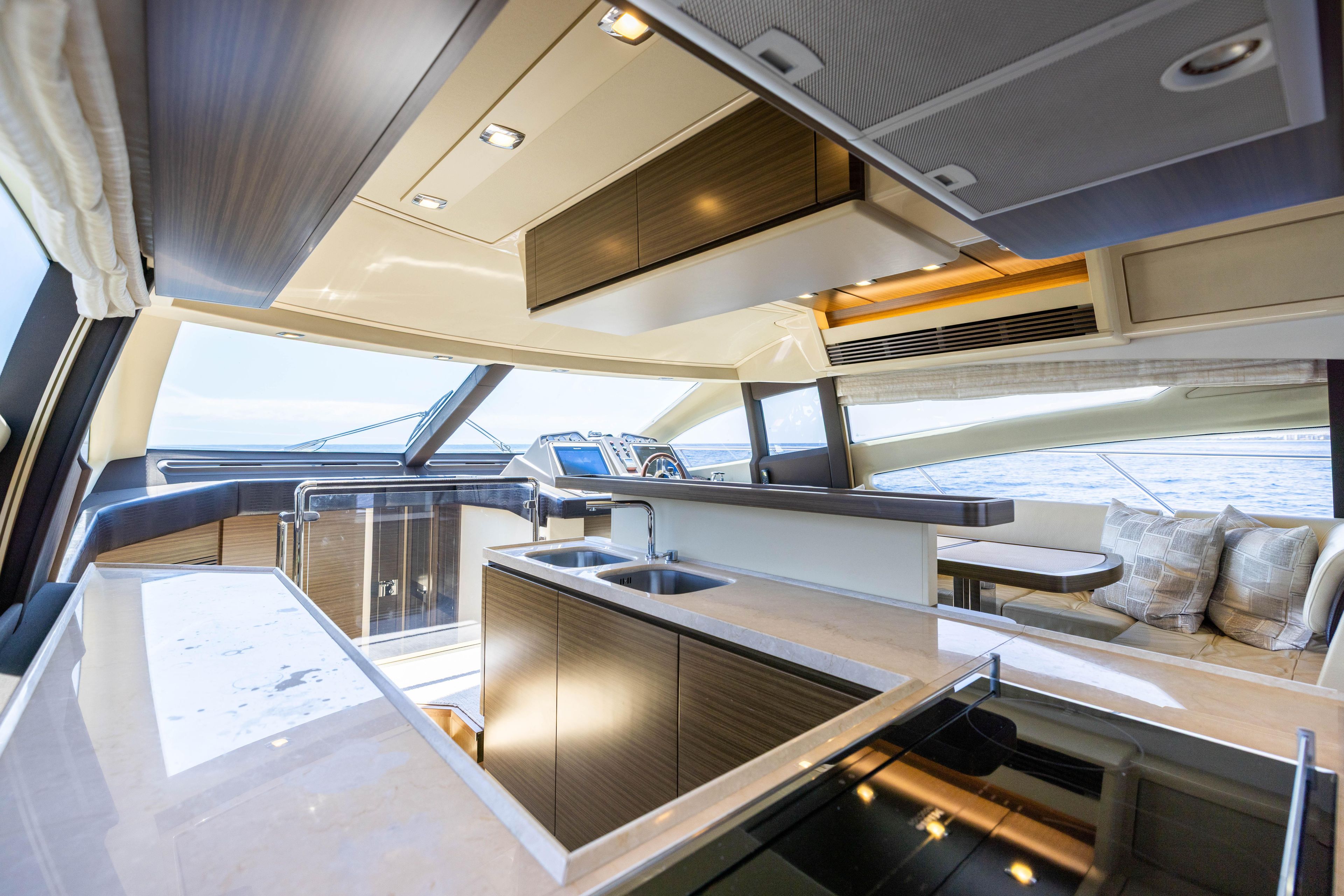 2015 Azimut 64 