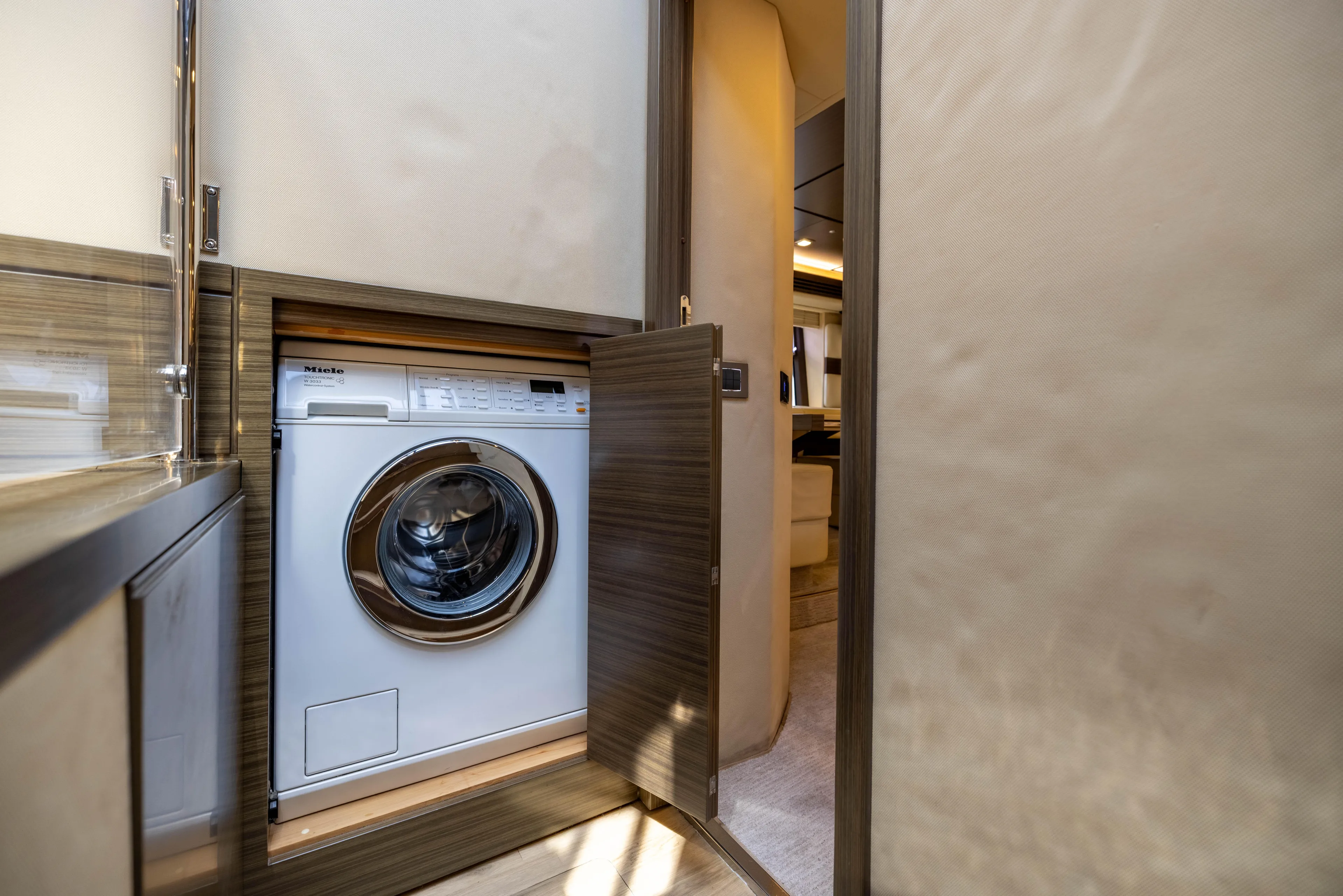 A/sea Yacht Photos Pics Azimut 64 A/Sea - Interior Companionway