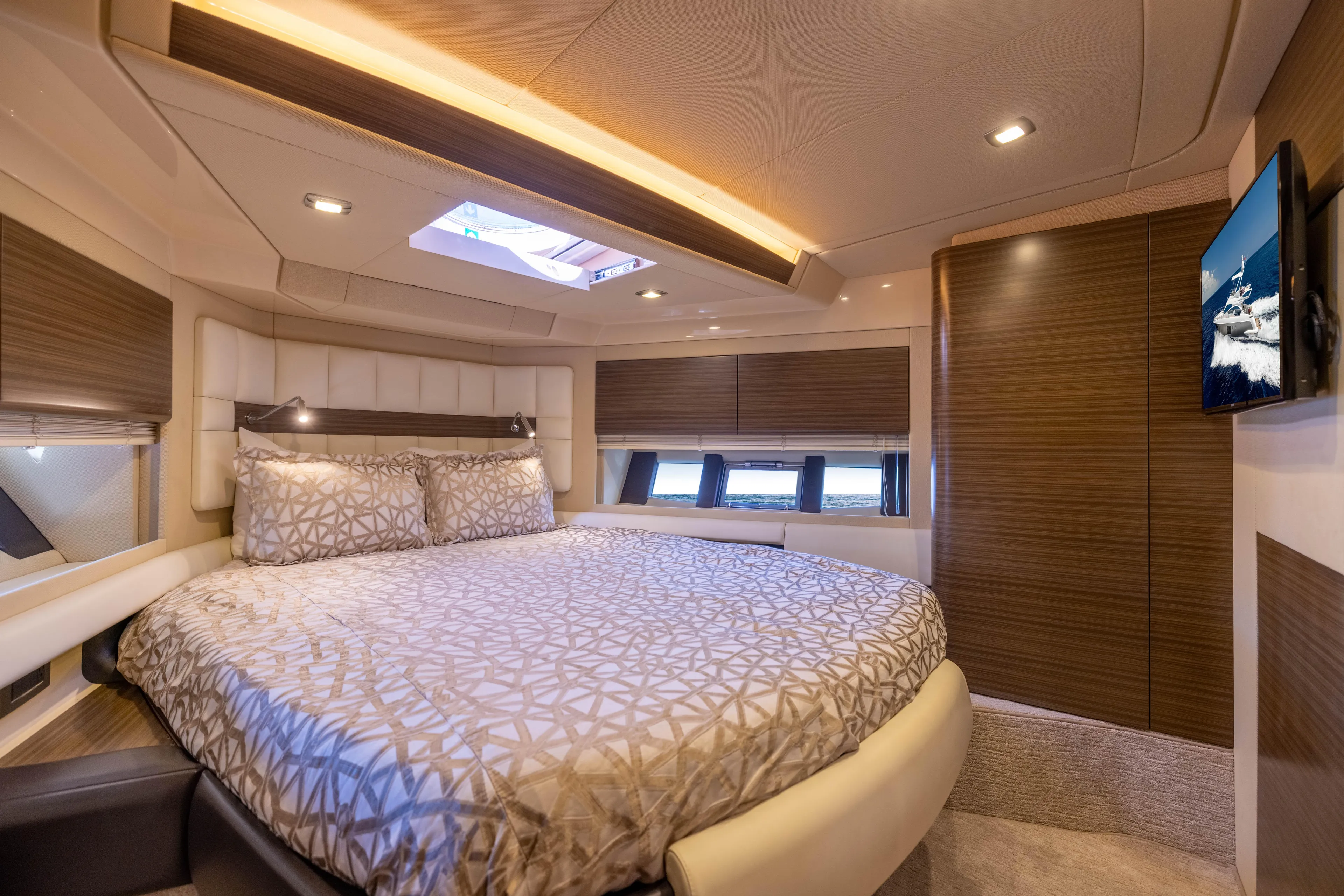 A/sea Yacht Photos Pics Azimut 64 A/Sea - Interior Guest Stateroom