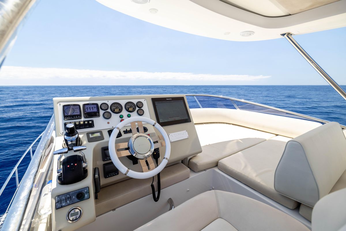 2015 Azimut 64 