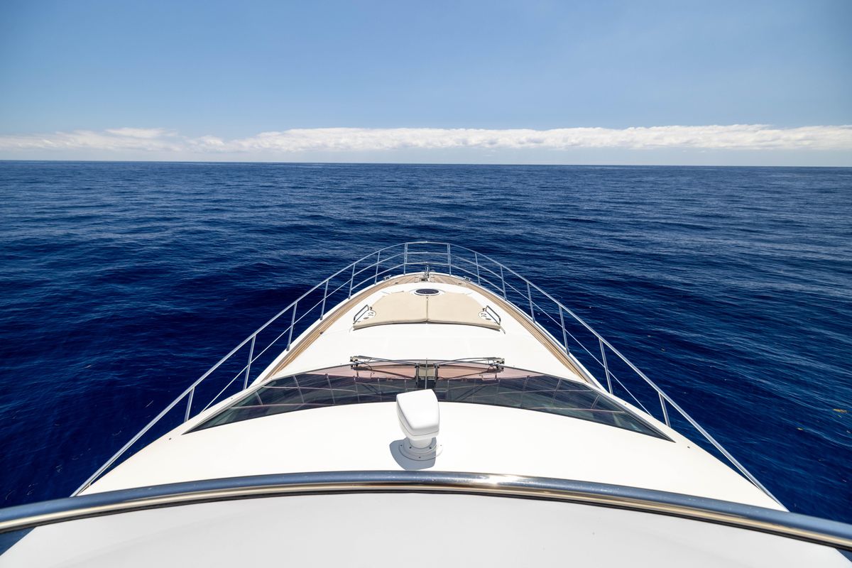 2015 Azimut 64 
