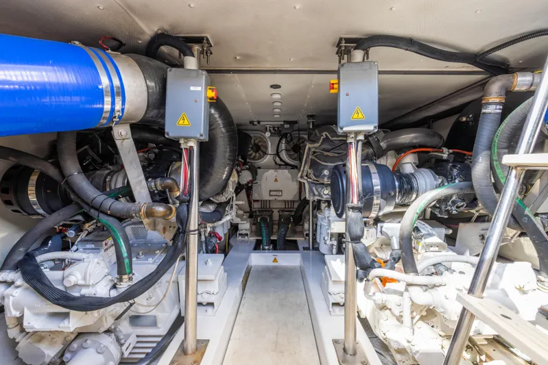 A/sea Yacht Photos Pics Azimut 64 A/Sea - Engine Room