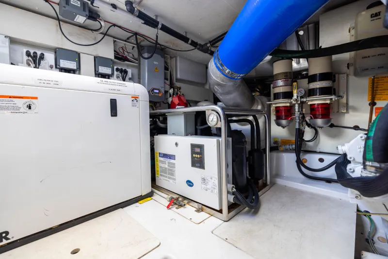 A/sea Yacht Photos Pics Azimut 64 A/Sea - Engine Room