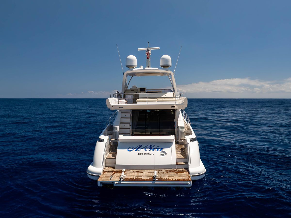 2015 Azimut 64 
