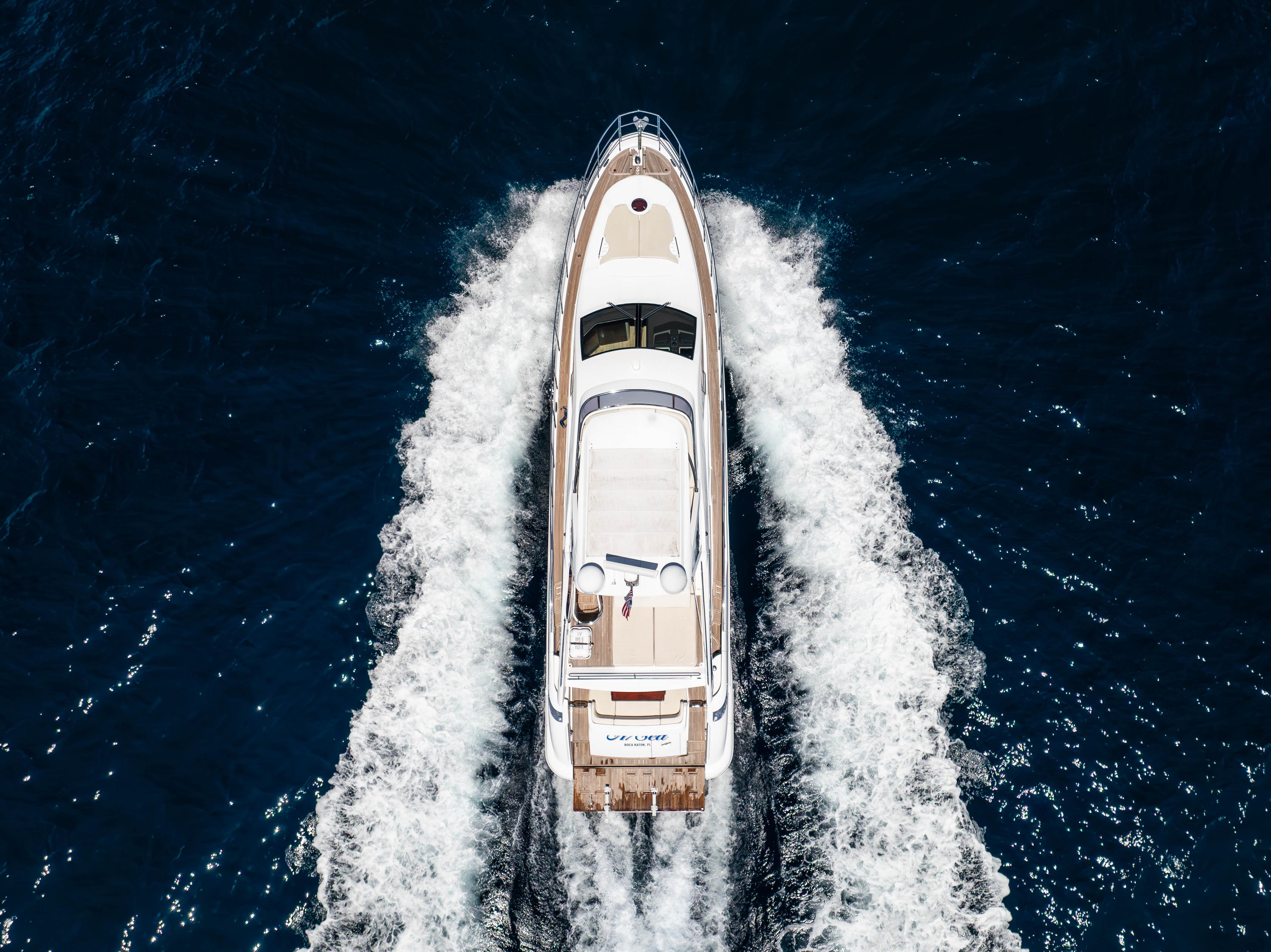 Yacht Photo 72