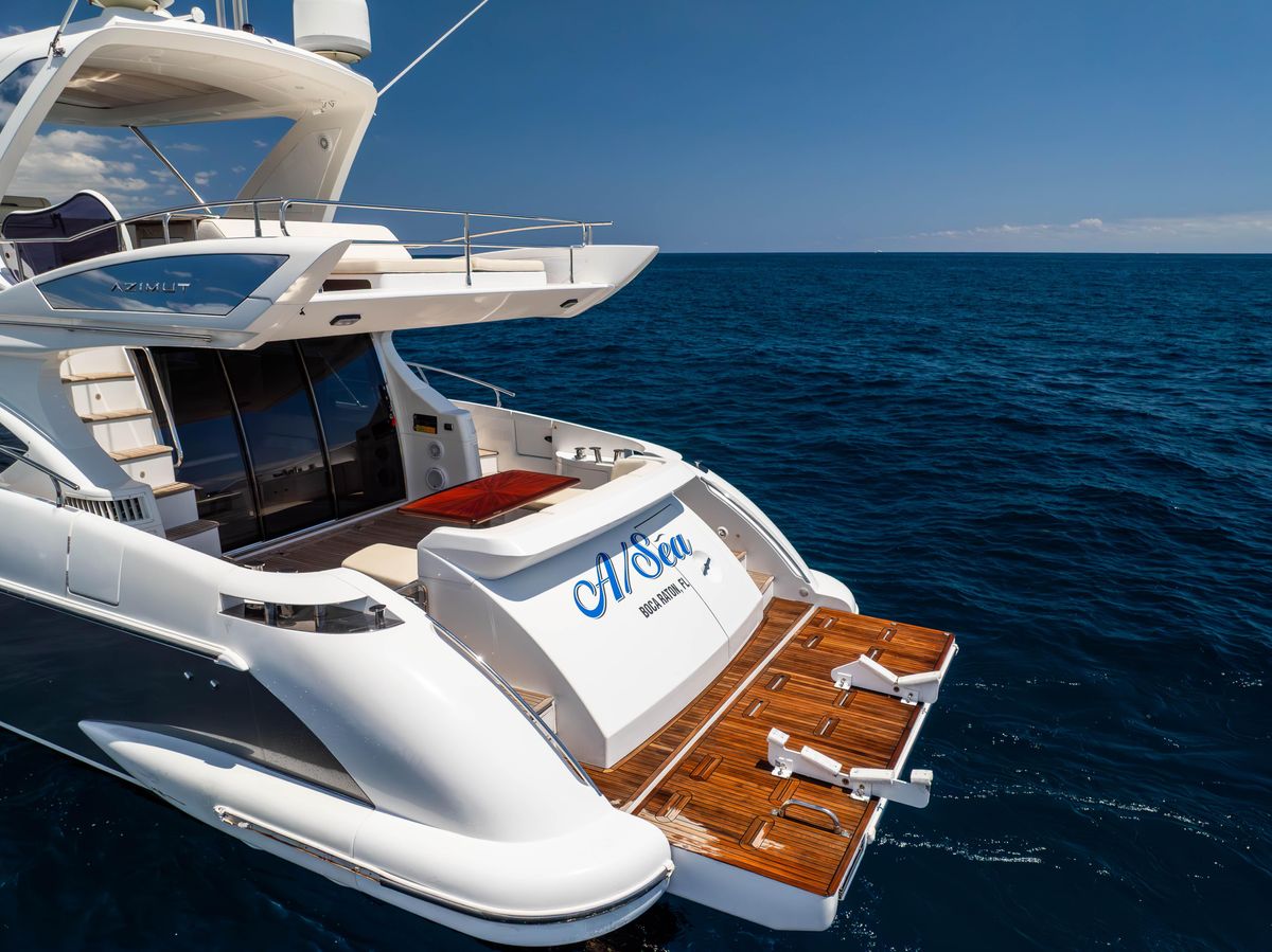 2015 Azimut 64 