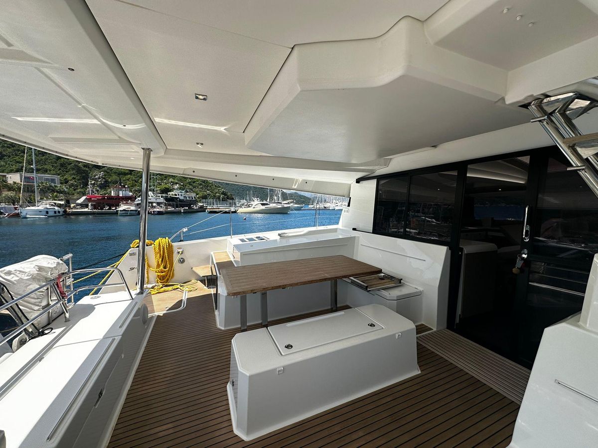2021 Fountaine Pajot 44 