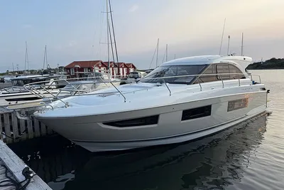 2017 Jeanneau Leader 46