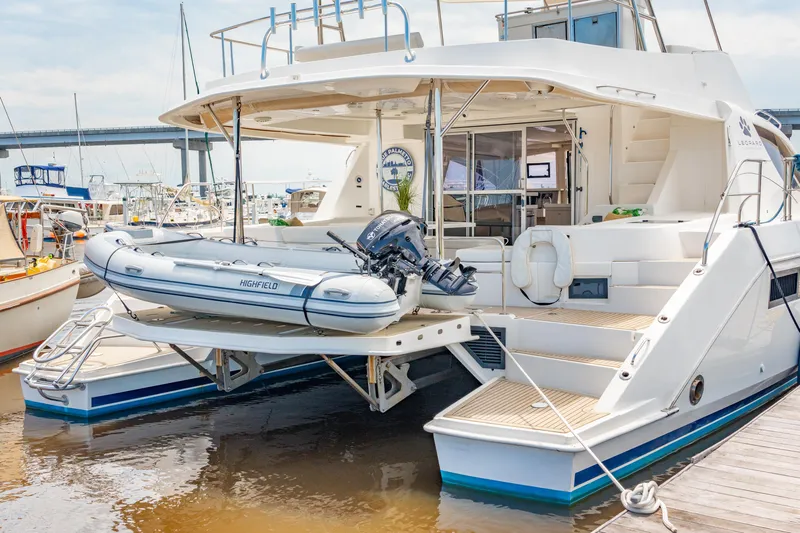 Blue Palmetto Yacht Photos Pics 