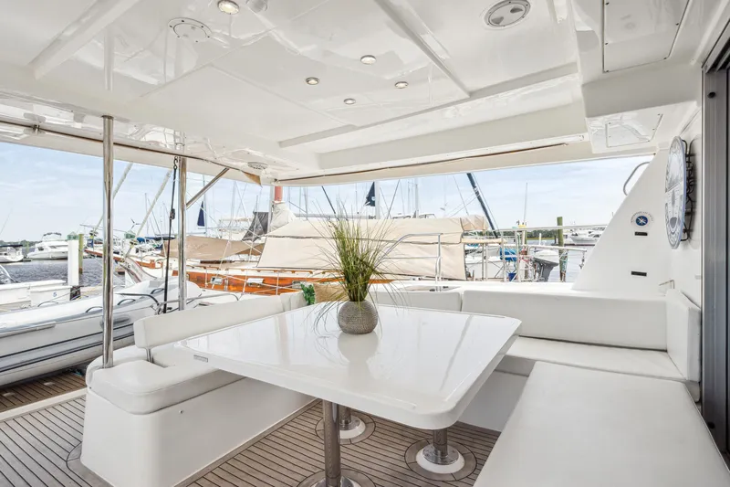 Blue Palmetto Yacht Photos Pics 