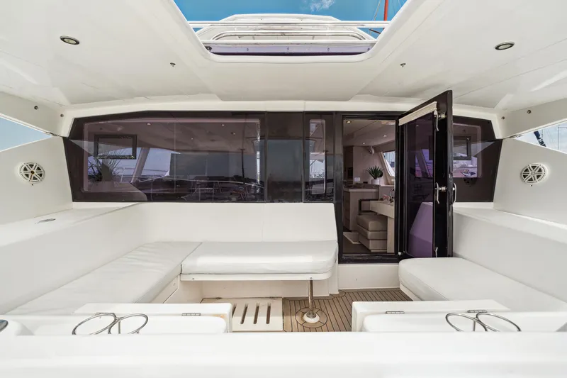 Blue Palmetto Yacht Photos Pics 