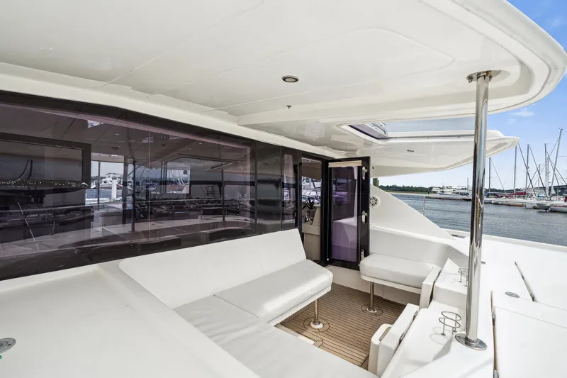 Blue Palmetto Yacht Photos Pics 