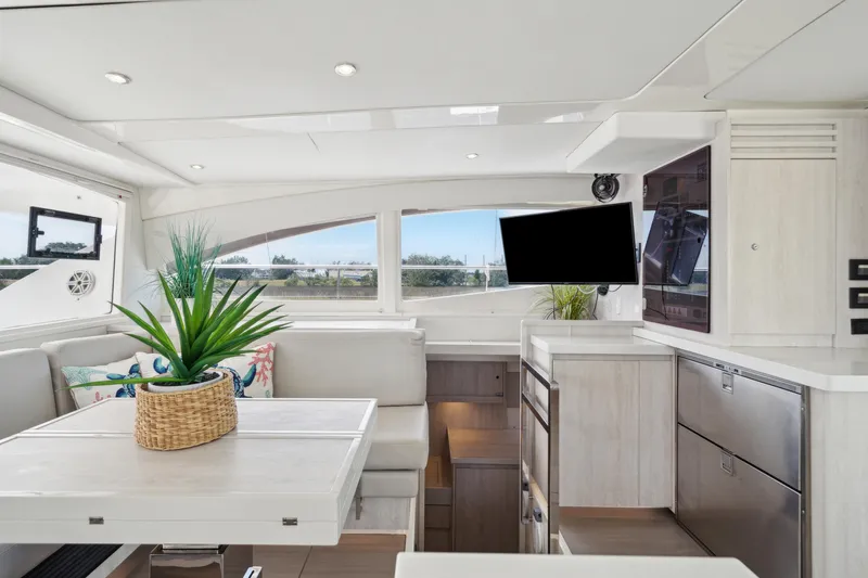 Blue Palmetto Yacht Photos Pics 