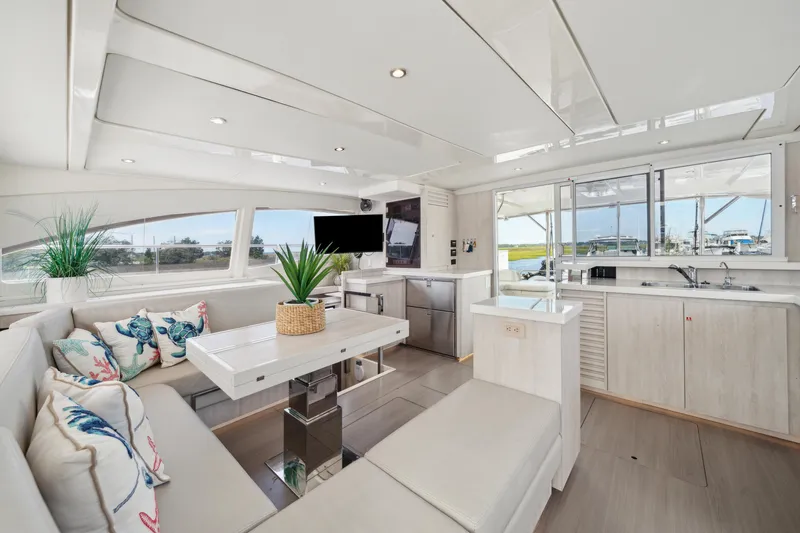 Blue Palmetto Yacht Photos Pics 