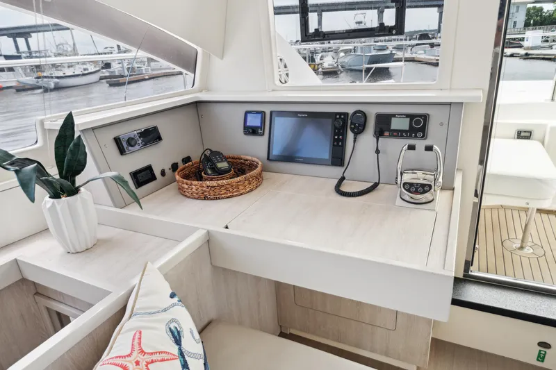 Blue Palmetto Yacht Photos Pics 