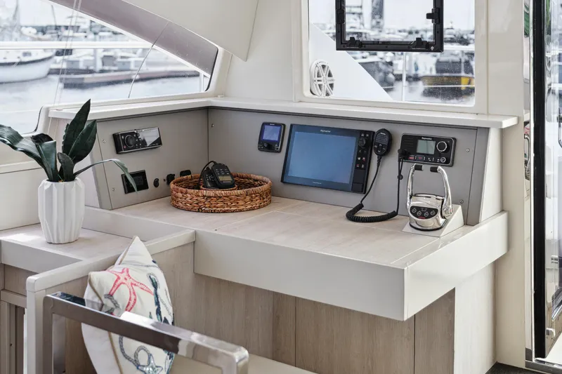 Blue Palmetto Yacht Photos Pics 