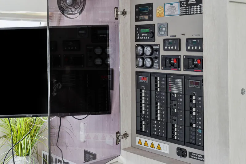 Blue Palmetto Yacht Photos Pics 