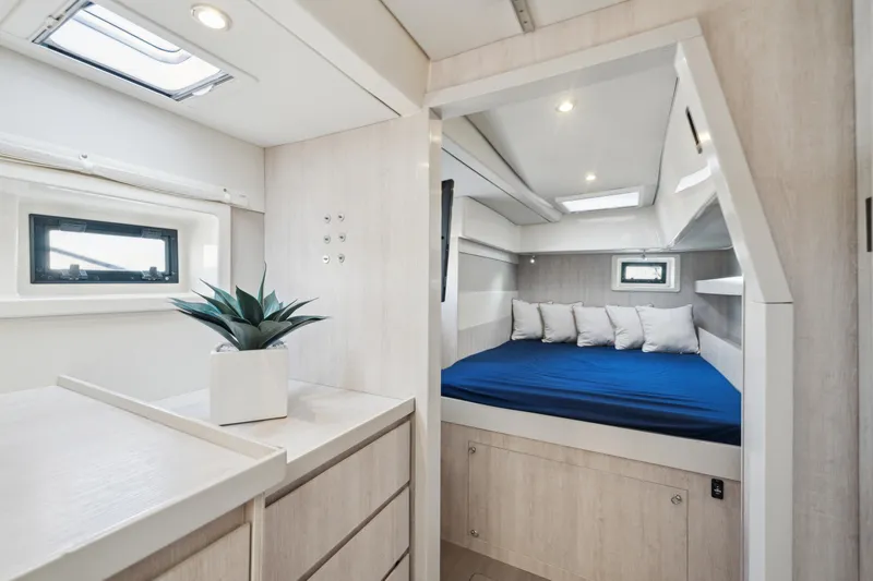 Blue Palmetto Yacht Photos Pics 