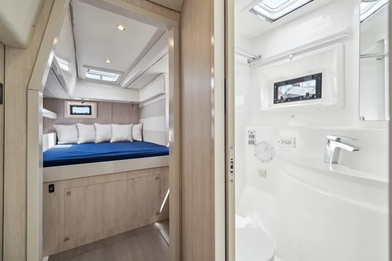 Blue Palmetto Yacht Photos Pics 