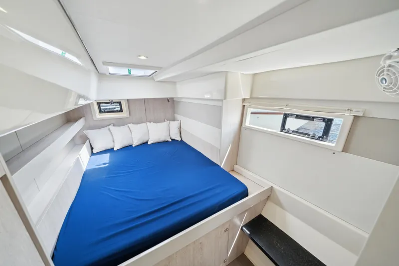 Blue Palmetto Yacht Photos Pics 