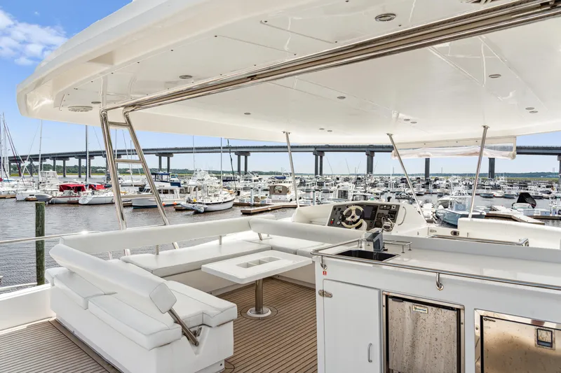 Blue Palmetto Yacht Photos Pics 