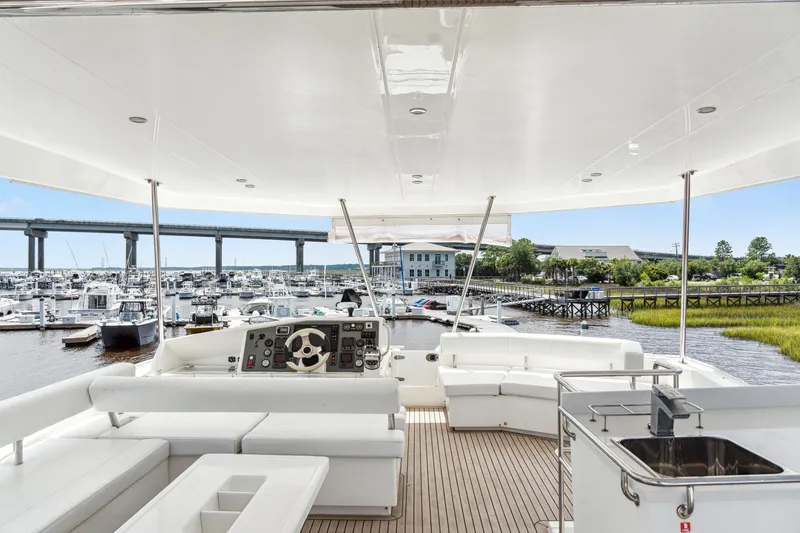 Blue Palmetto Yacht Photos Pics 