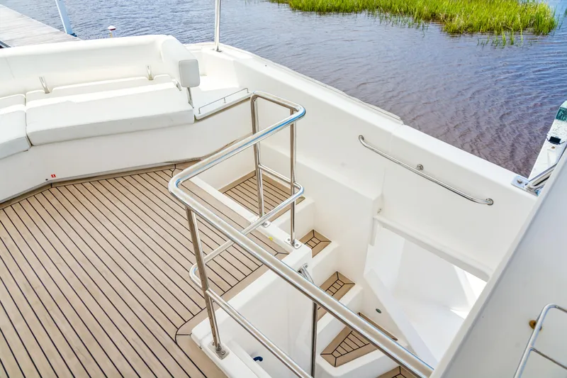 Blue Palmetto Yacht Photos Pics 