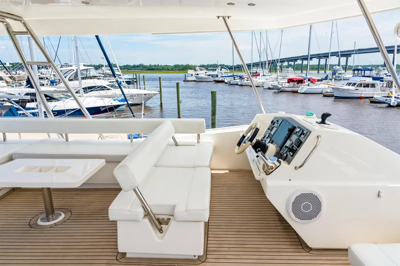 Blue Palmetto Yacht Photos Pics 