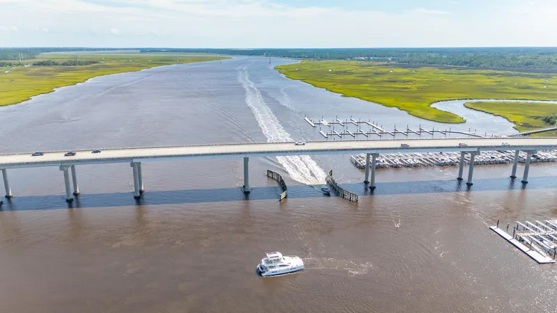 Blue Palmetto Yacht Photos Pics 