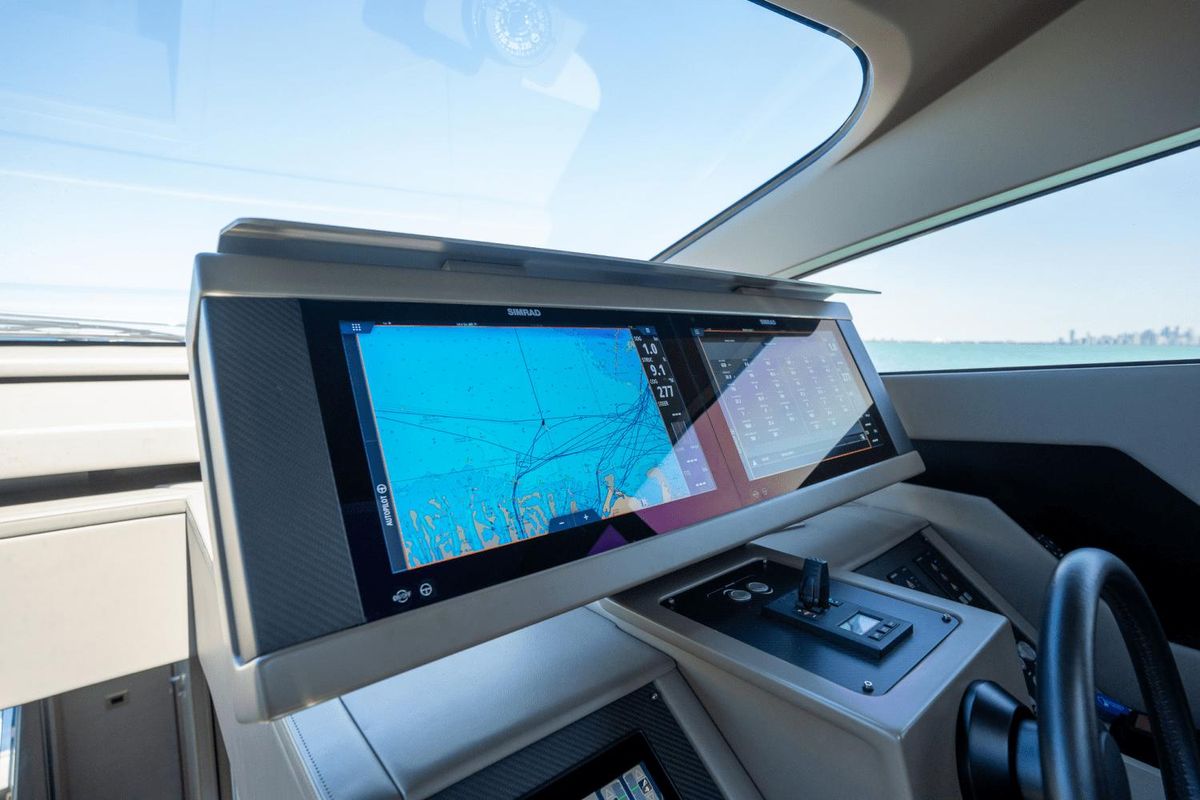 2020 Pershing 70 