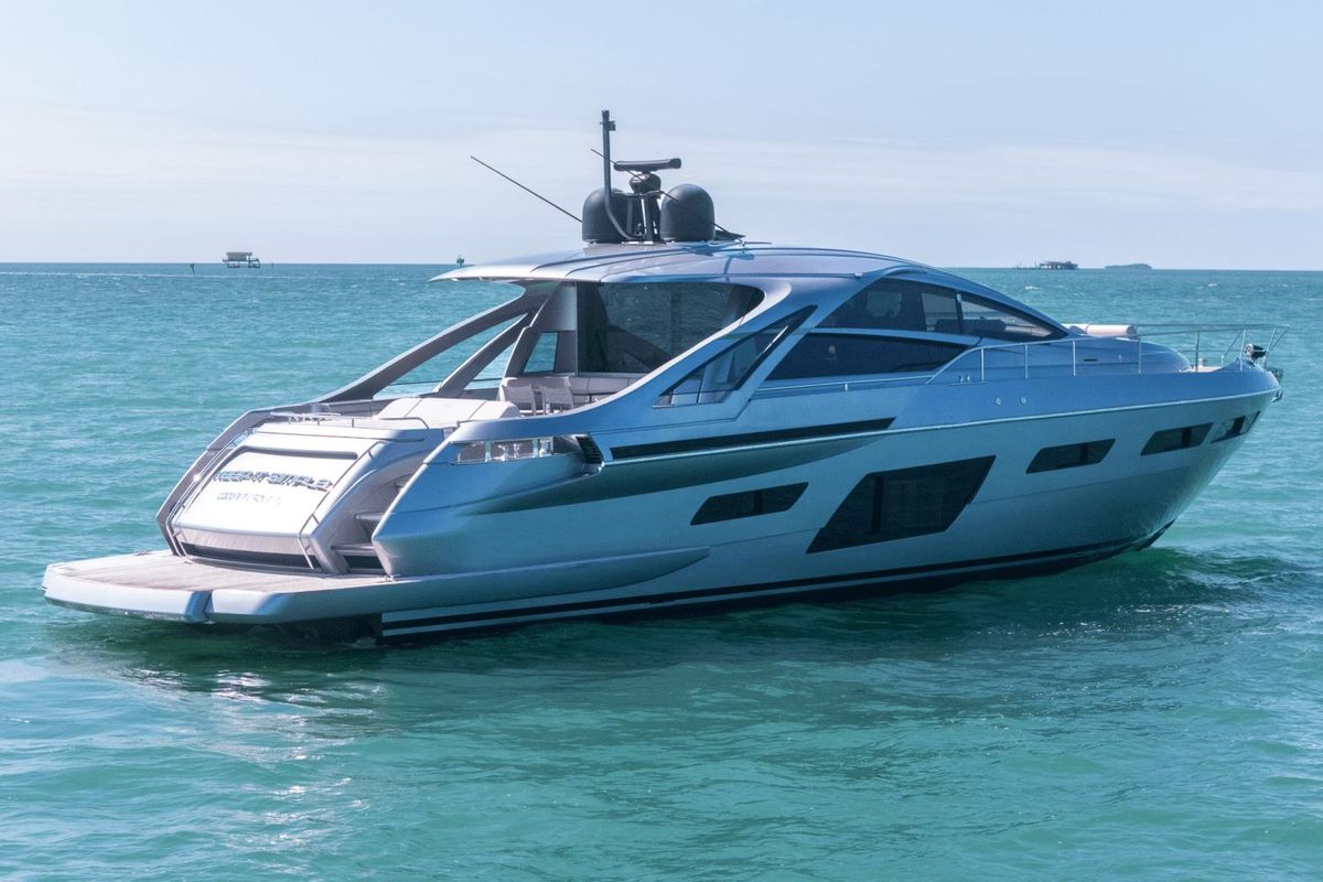 2020 Pershing 70 