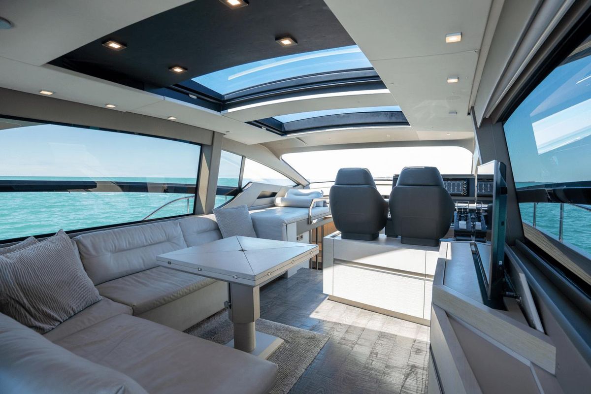 2020 Pershing 70 