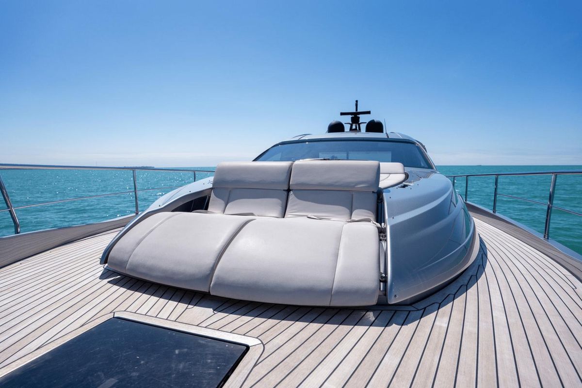 2020 Pershing 70 