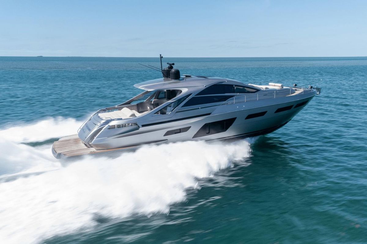 2020 Pershing 70 
