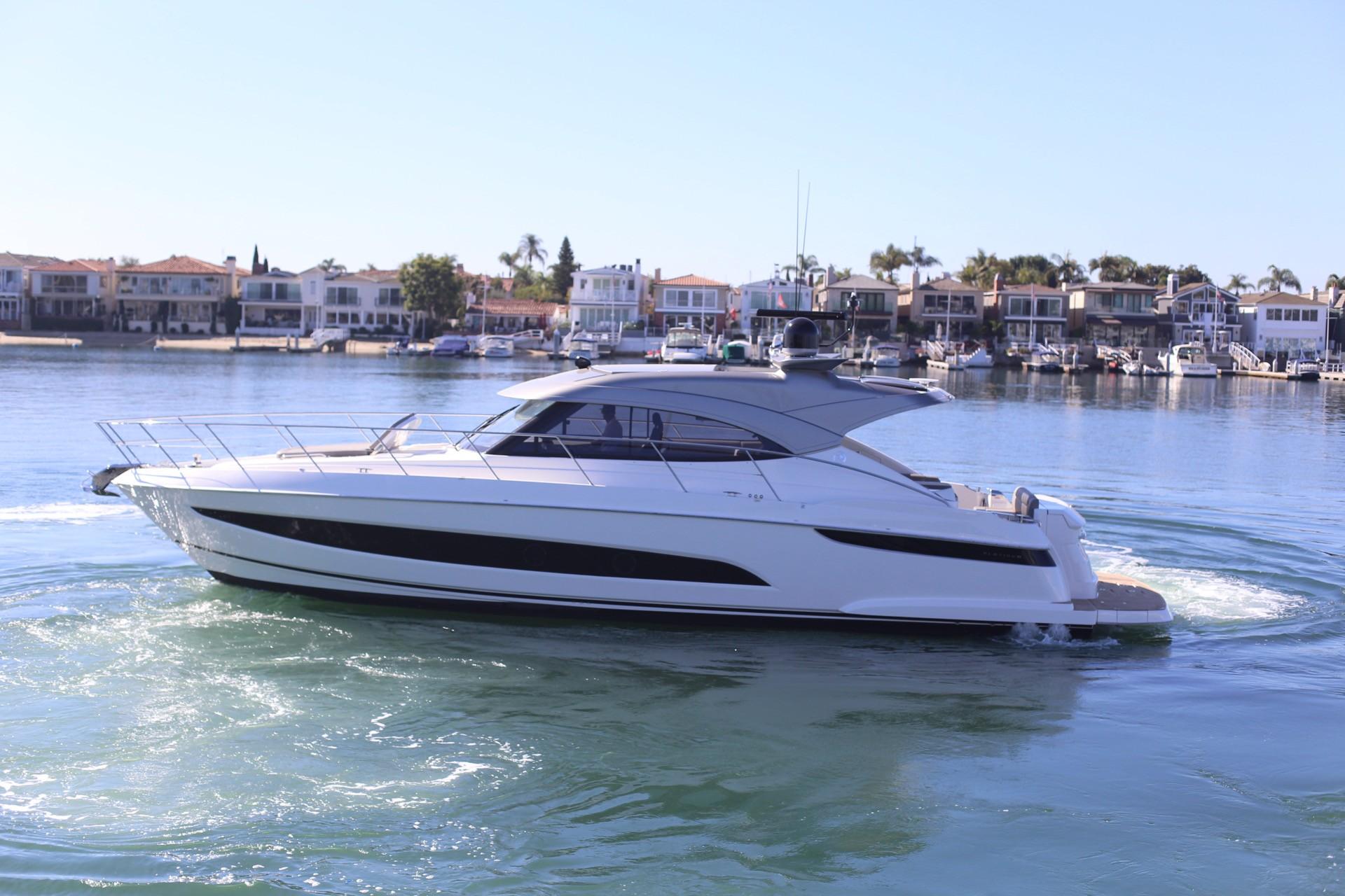 2020 Riviera 4800 Sport Yacht