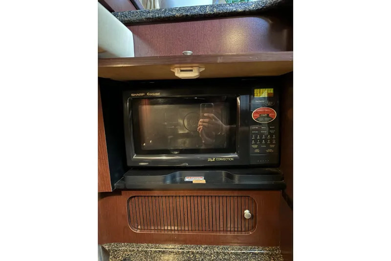  Yacht Photos Pics Microwave in 2007 Sea Ray 40 Motor Yacht kitchen area.