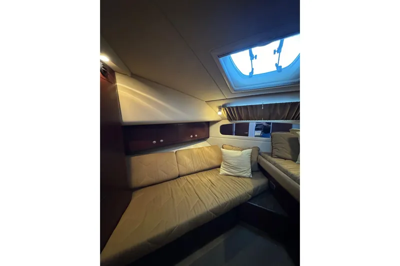 Yacht Photos Pics Interior of 2007 Sea Ray 40 Motor Yacht with cozy seating and skylight.
