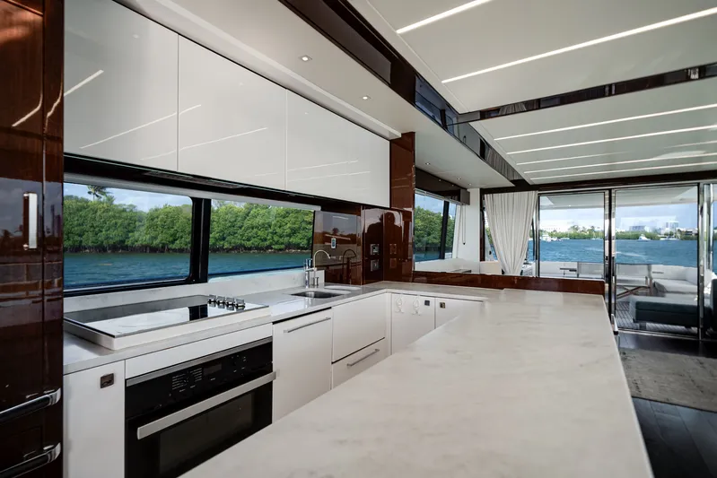 Solaire Yacht Photos Pics 