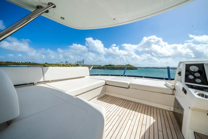 Solaire Yacht Photos Pics 