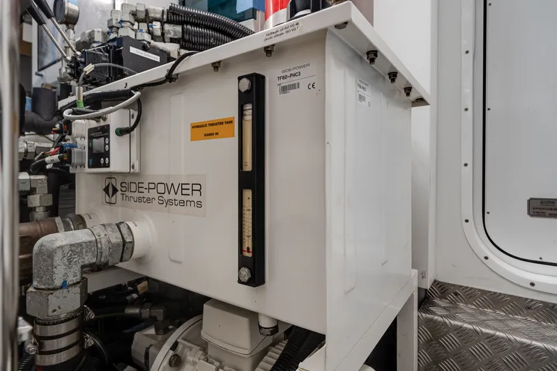 Solaire Yacht Photos Pics 