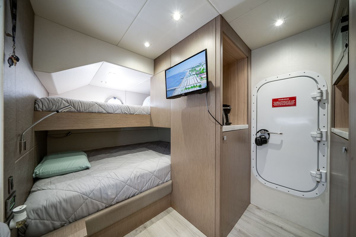2019 Sunseeker 76 