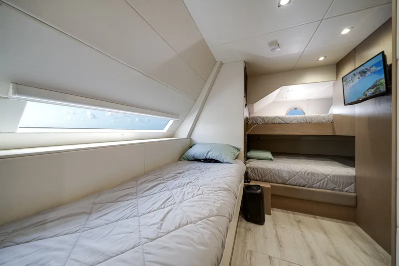 Solaire Yacht Photos Pics 