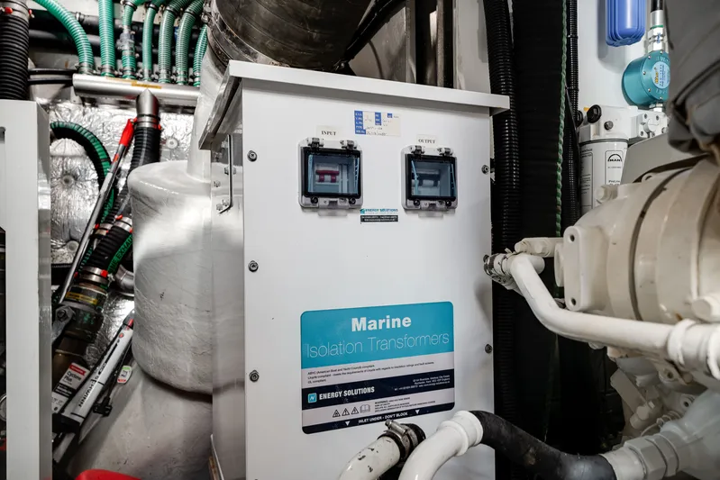 Solaire Yacht Photos Pics 