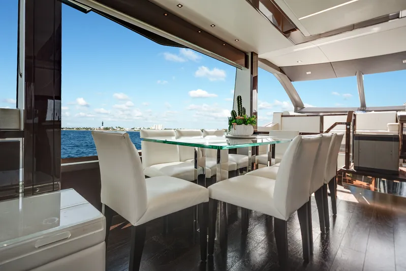 Solaire Yacht Photos Pics 