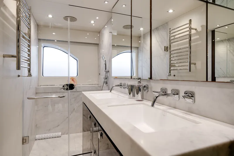 Solaire Yacht Photos Pics 